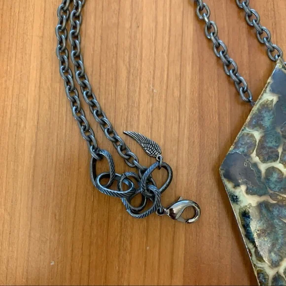 Dandy Ceramic Pendant Necklace - Picture 5 of 8